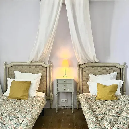 Villa La Maison De Mama C: Charming French Village