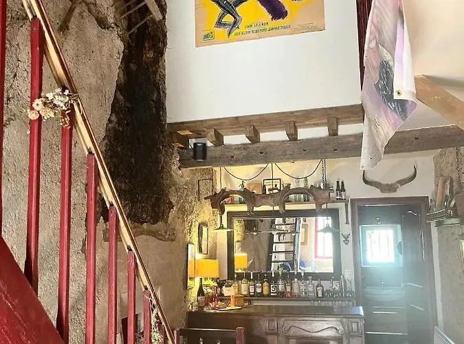 La Maison De Mama C: Charming French Village Villa Sainte-Colombe-sur-lʼHers