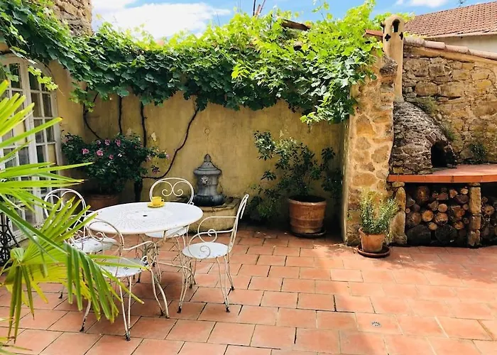 Villa La Maison De Mama C: Charming French Village
